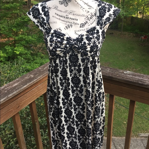 Max Studio Dresses & Skirts - Max Studio sundress size small in black and cream